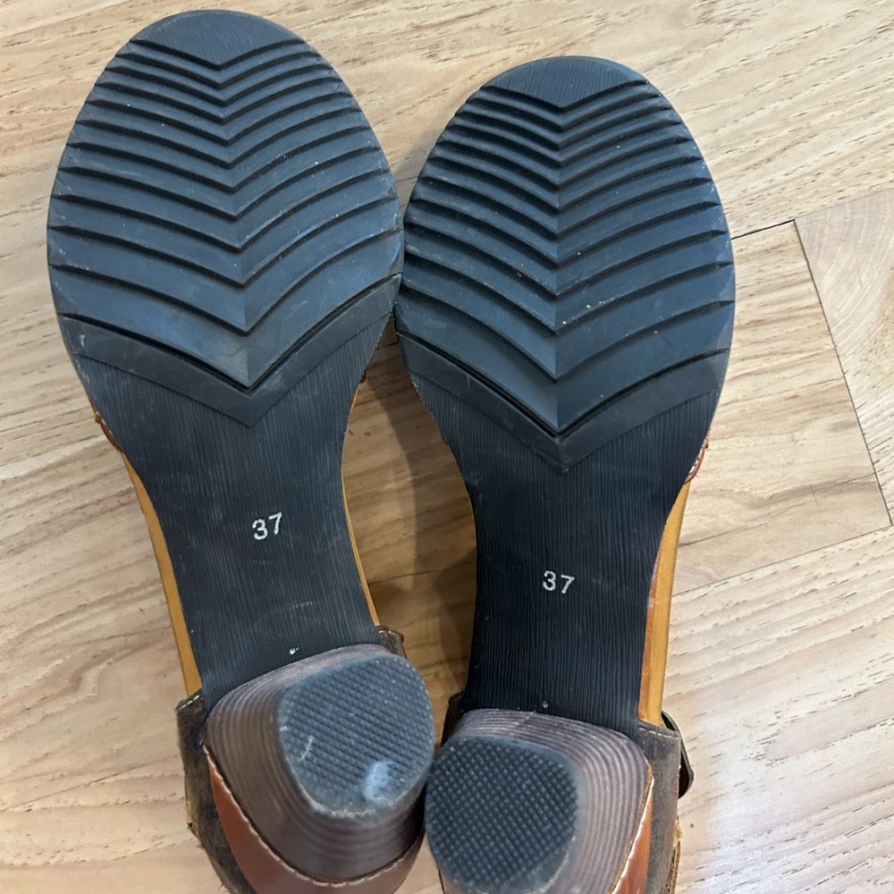 L’ atiste leather heels size 37 or 6.5 - Picture 2 of 6